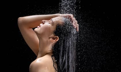 Saç Yıkarken Su Sıcaklığı Nasıl Olmalı? 